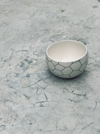 Saucière Dryness-saucière-Three Seven Paris- Ceramic Plates, Platters, Bowls, Coffee Cups. Animal Designs, Zebra, Flamingo, Elephant. Graphic Designs and more.
